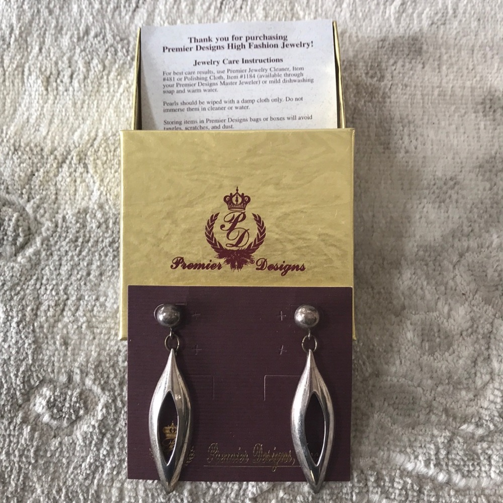 Premier Designs “Deco” Earrings - Picture 7 of 7
